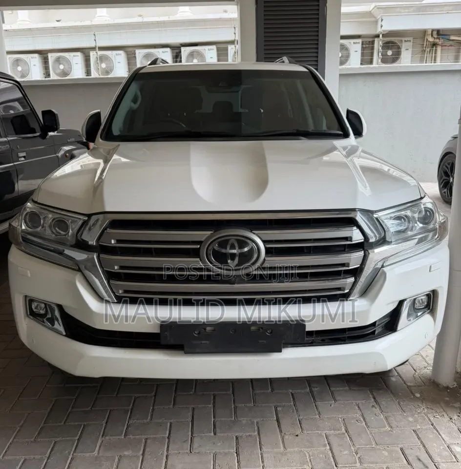 Toyota Land Cruiser 2019 White
