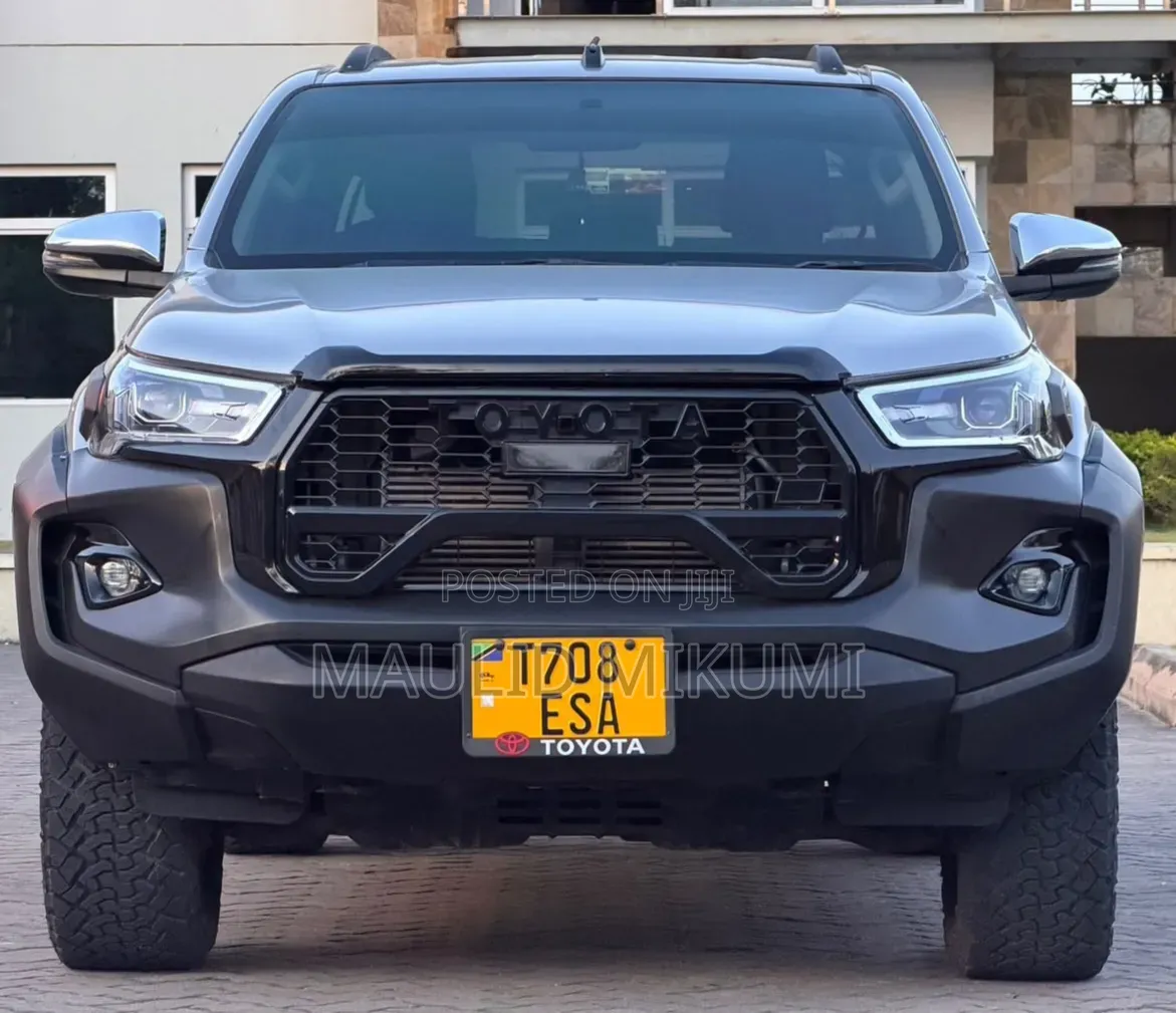 Toyota Hilux 2020 Silver