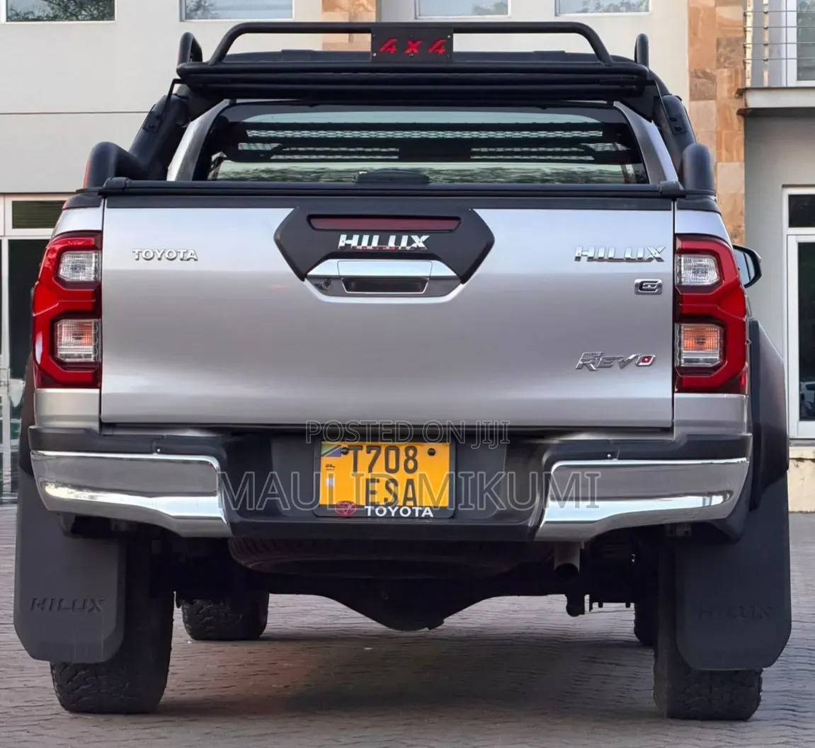 Toyota Hilux 2020 Silver