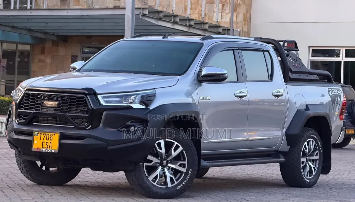 Toyota Hilux 2020 Silver