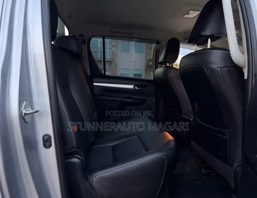Toyota Hilux 2020 Burgundy