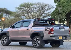 Toyota Hilux 2020 Burgundy