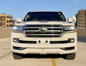 Toyota Land Cruiser 4.6 V8 ZX 2018 White