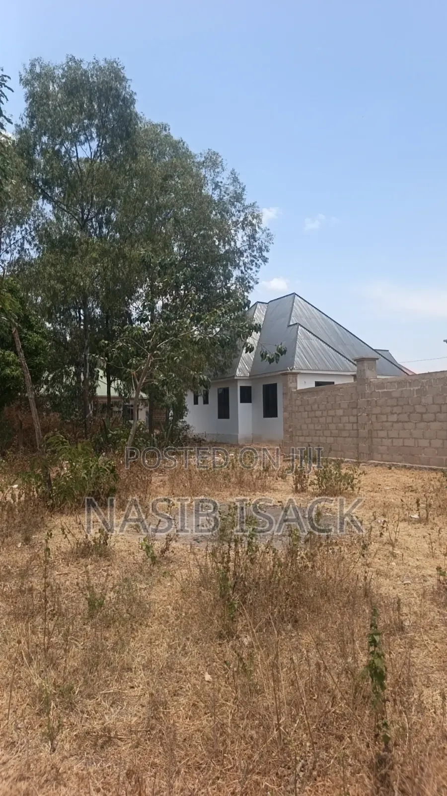 Kiwanja Kinauzwa Mwanza Busweru