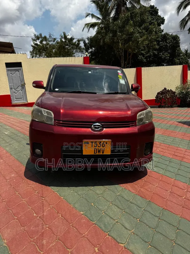Toyota Corolla Rumion Hatchback 1.5 FWD 2010 Maroon