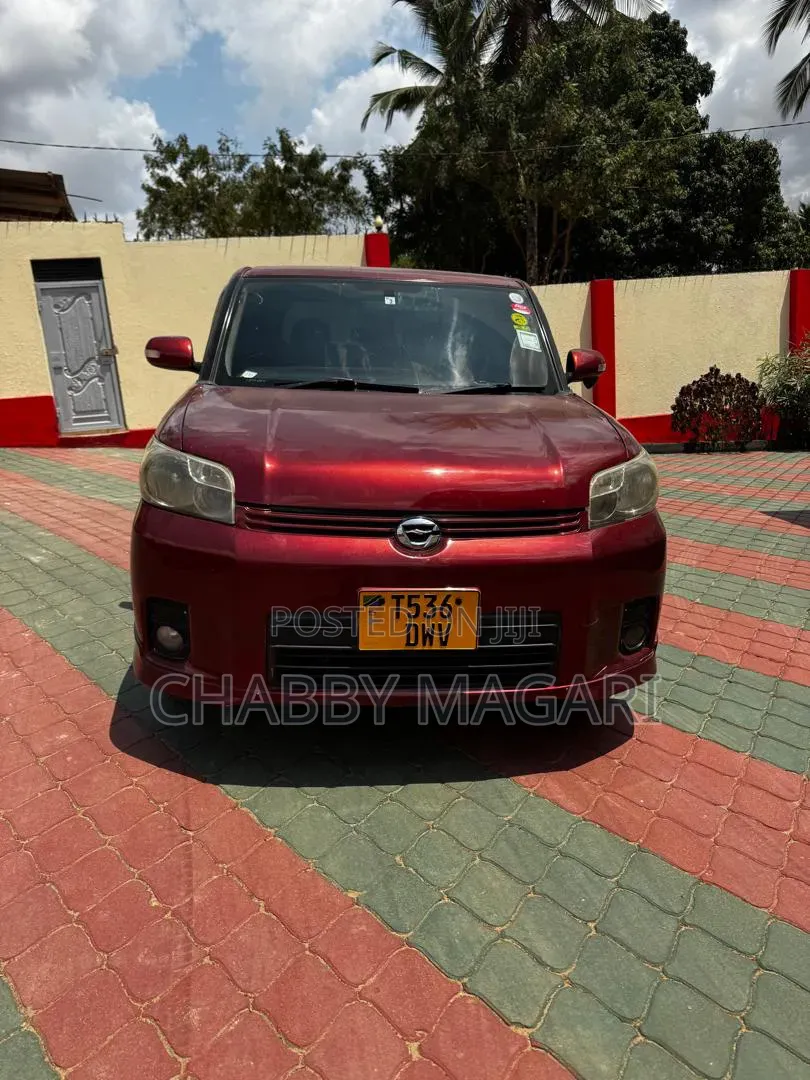 Toyota Corolla Rumion Hatchback 1.5 FWD 2010 Maroon