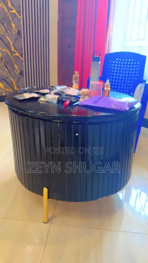 Ni Meza Ambayo Inavutia Sana Na Mpya Bado