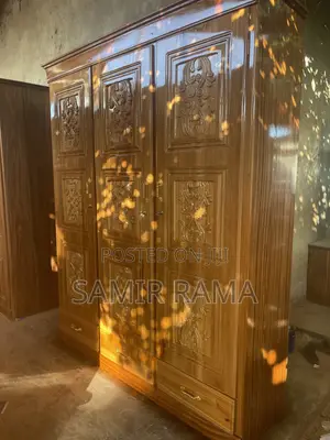 Kabati La Milango Mitatu
