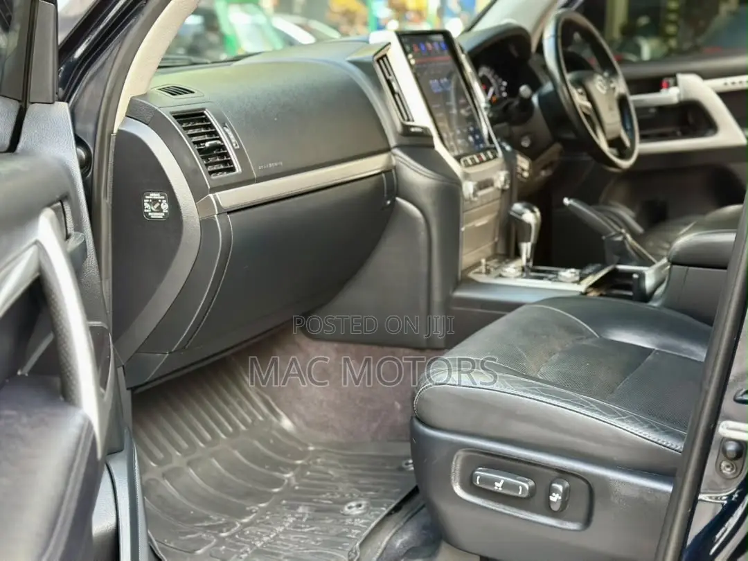 Toyota Land Cruiser 2017 Black