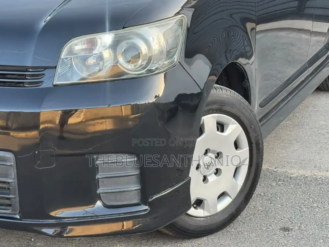 Toyota Corolla Rumion 2009 Black