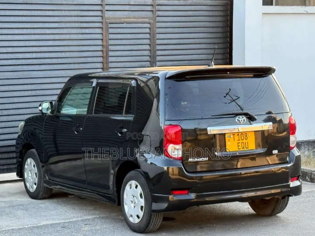Toyota Corolla Rumion 2009 Black