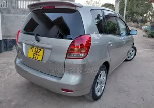 Toyota Corolla Spacio 2006 Gold
