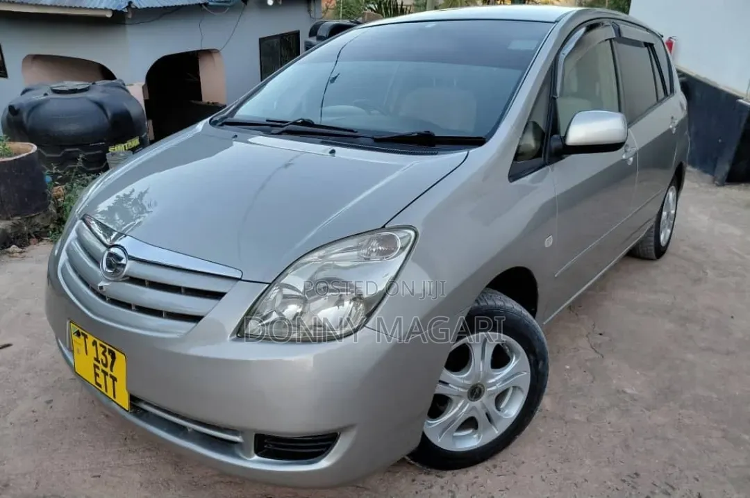 Toyota Corolla Spacio 2006 Gold