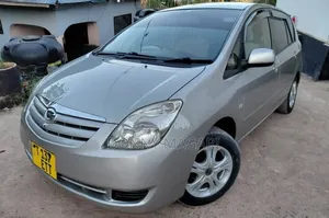 Toyota Corolla Spacio 2006 Gold