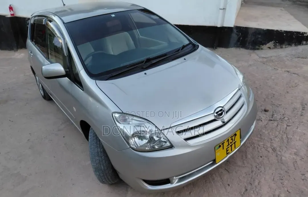 Toyota Corolla Spacio 2006 Gold