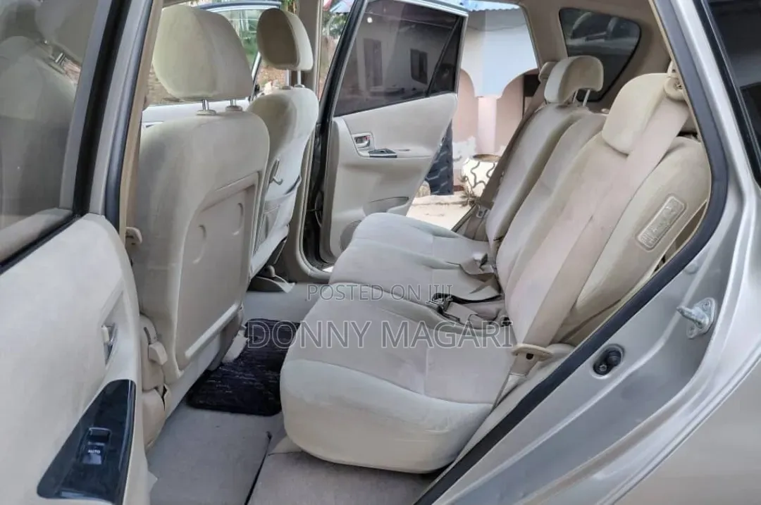 Toyota Corolla Spacio 2006 Gold
