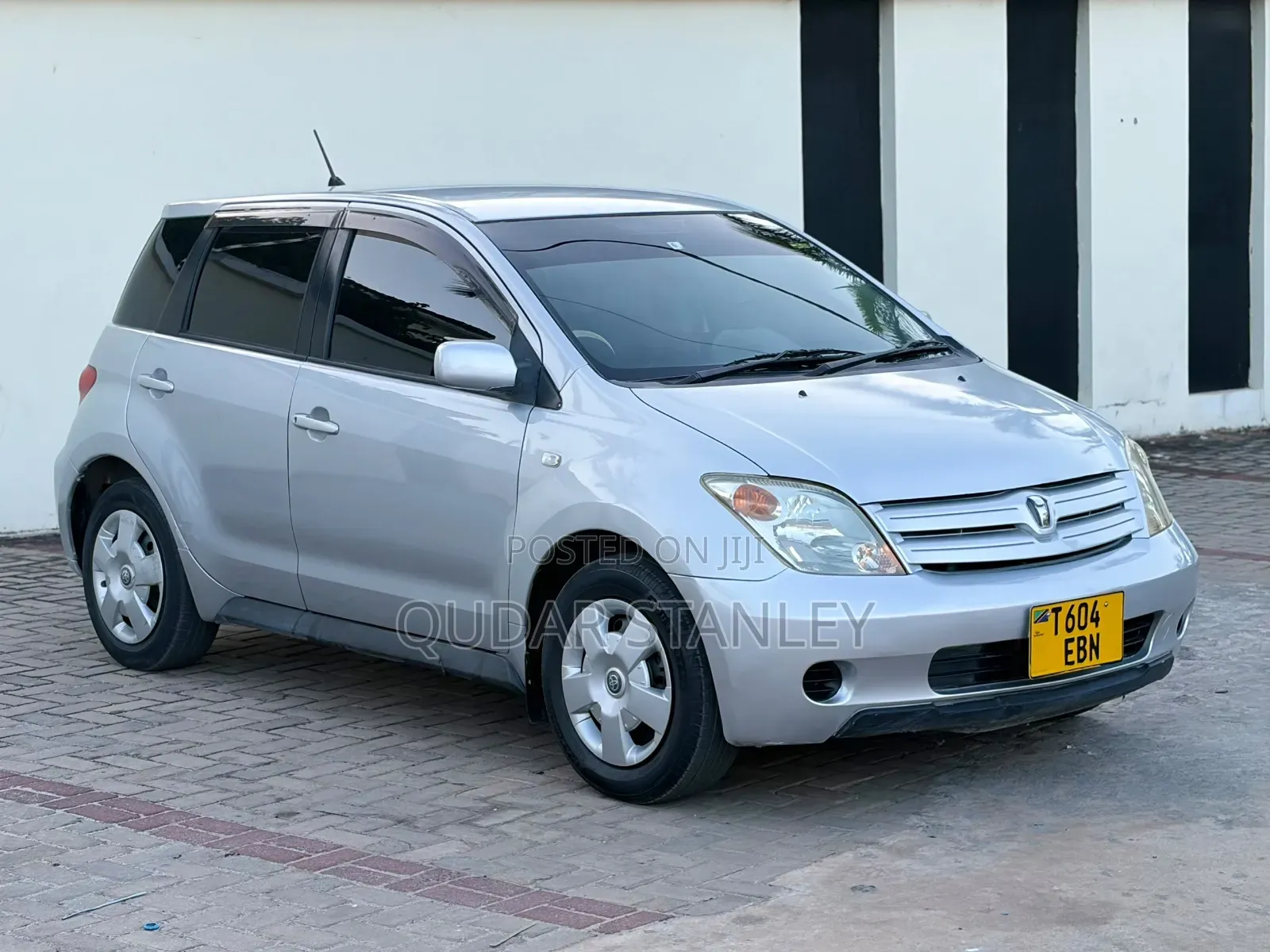 Toyota IST 2005 Silver