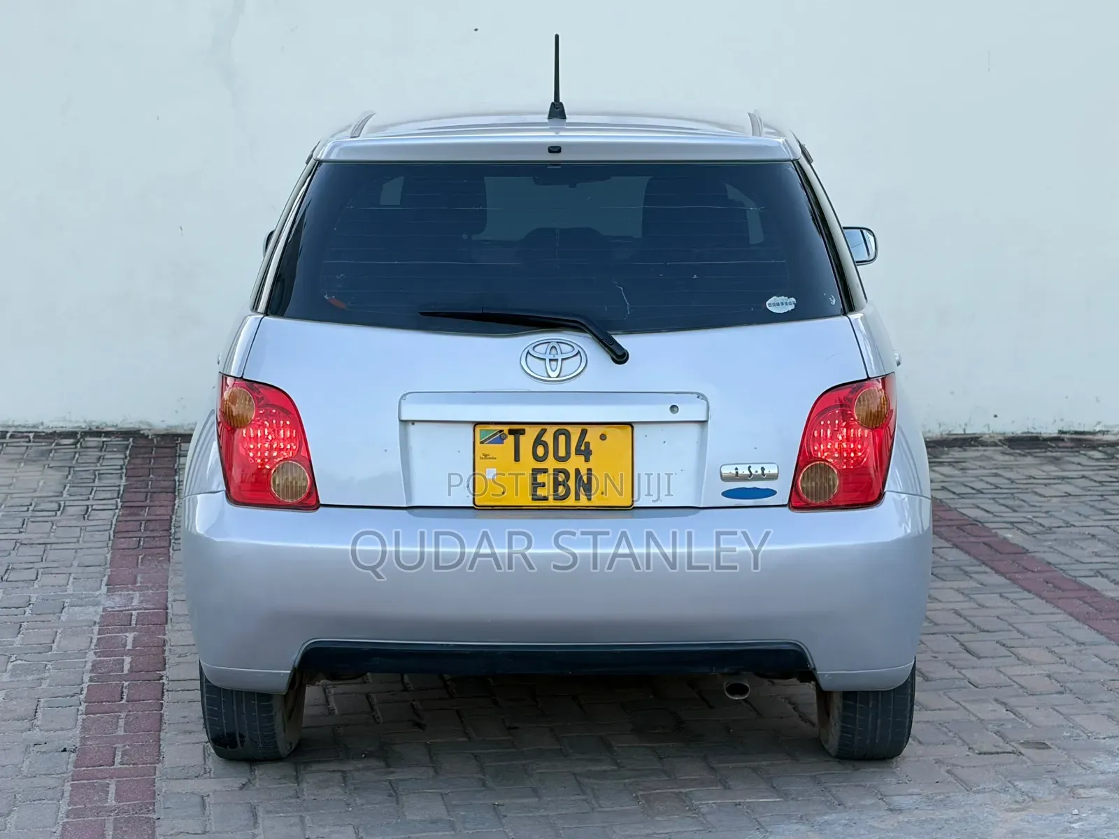 Toyota IST 2005 Silver