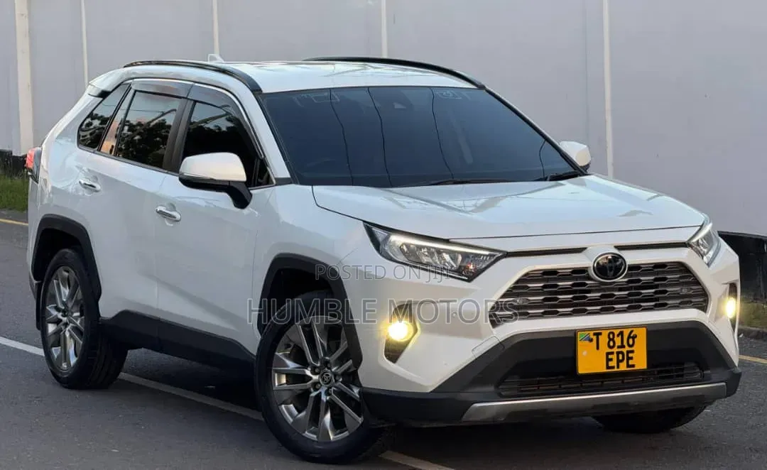 Toyota RAV4 2021 White