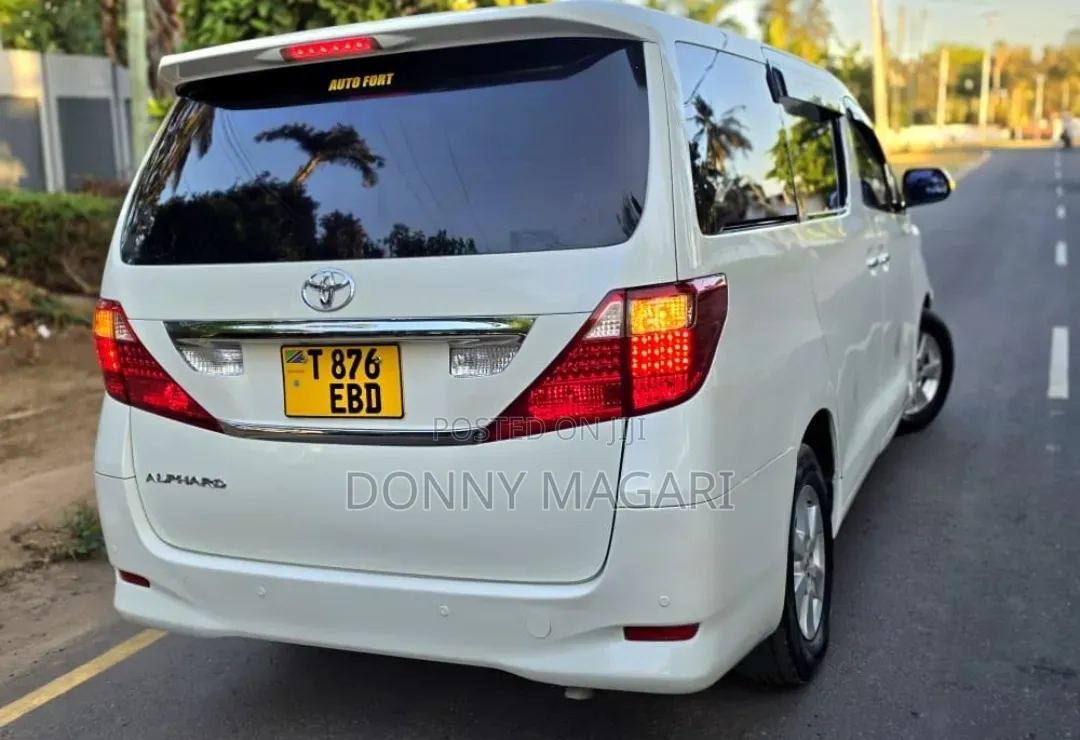 Toyota Alphard 2011 White