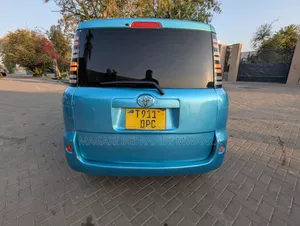 Toyota Sienta 2005 Blue
