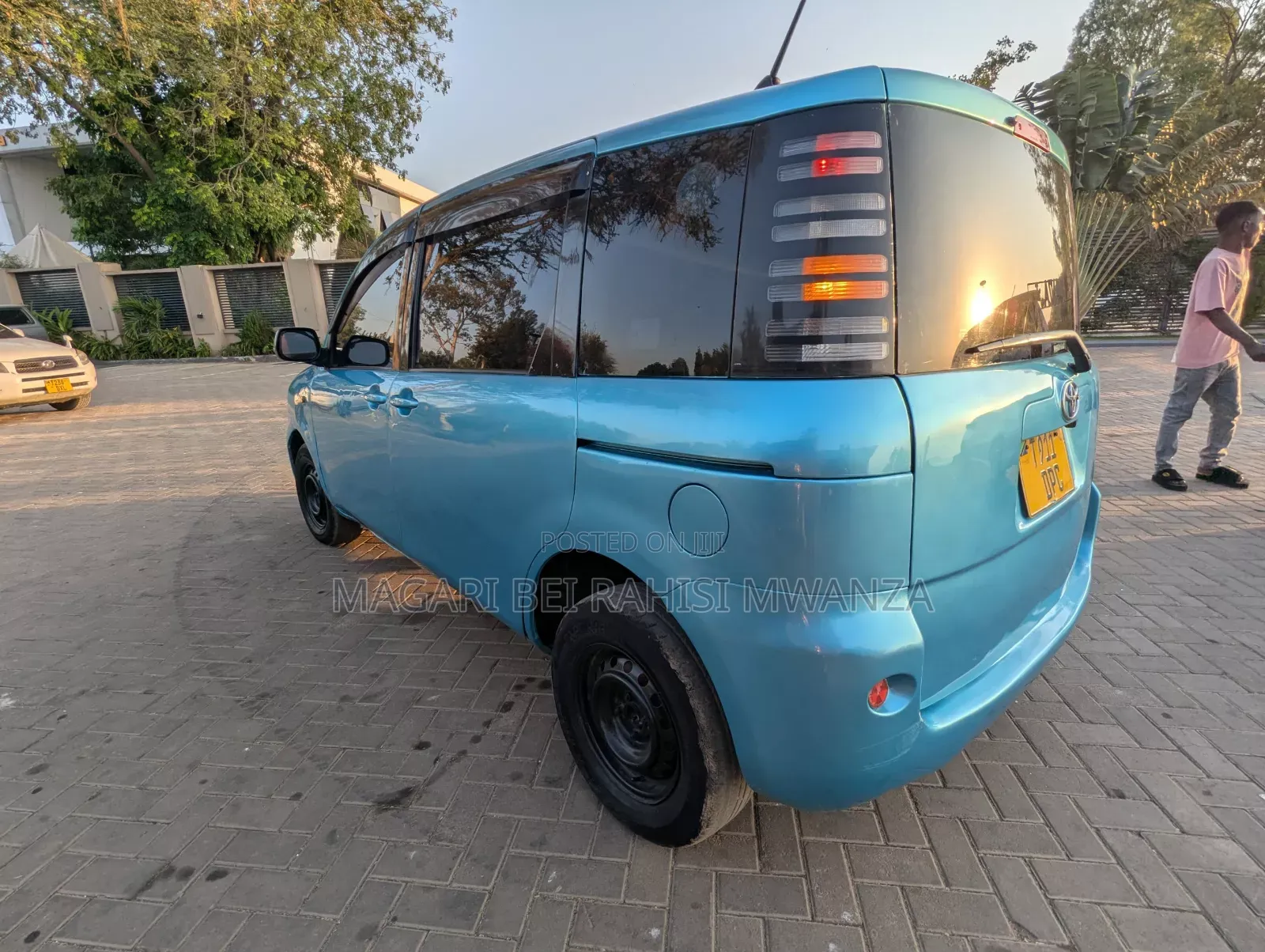 Toyota Sienta 2005 Blue