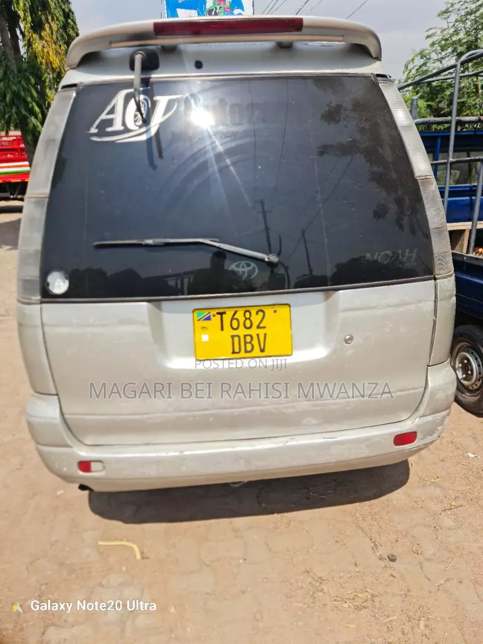 Toyota Noah 2001 Silver