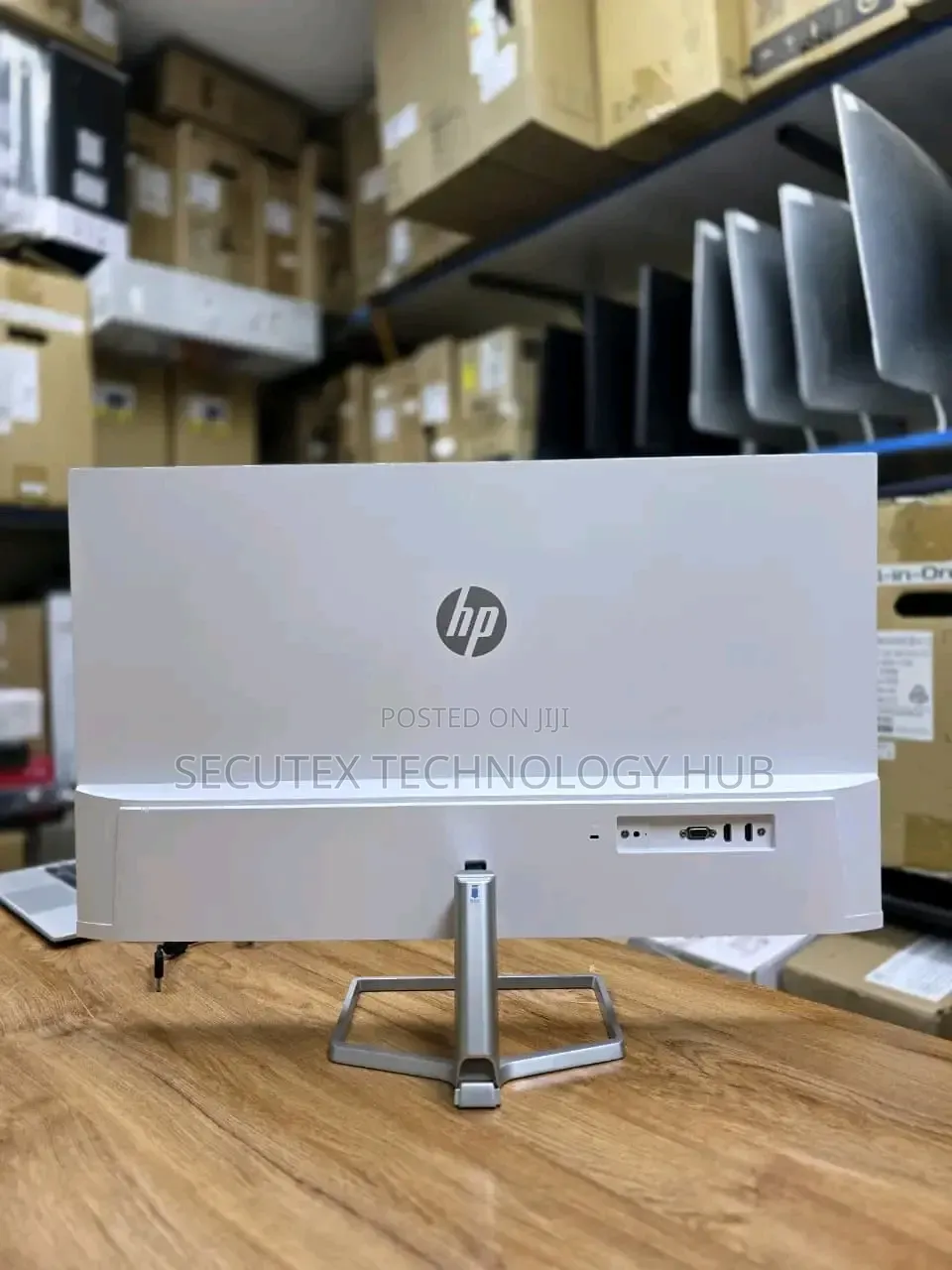 HP M32f 32-Inch FHD IPS Monitor