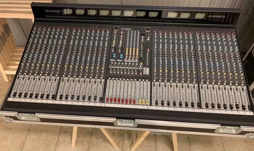 *ALLEN HEATH MIXER 32ch* With Case and 24nch