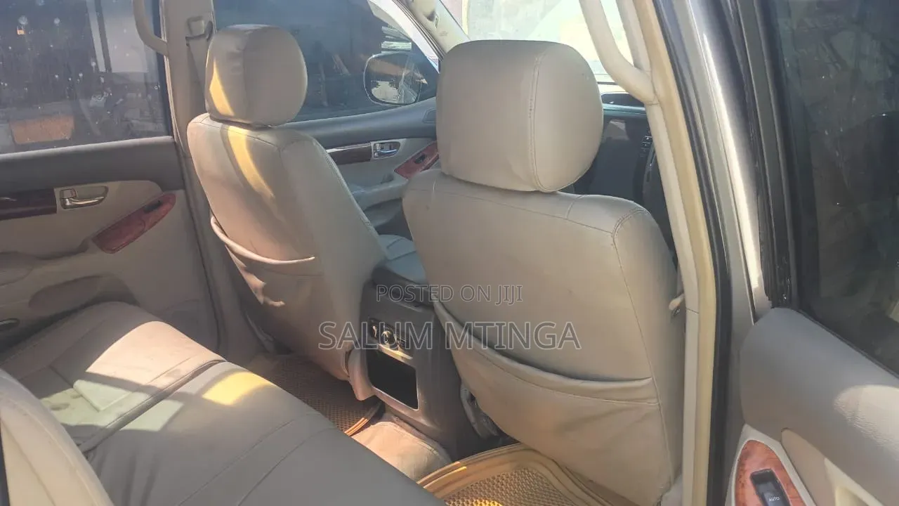 Toyota Land Cruiser Prado 2005 Gray