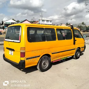 Toyota HiAce 1998 Yellow