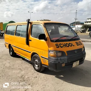 Toyota HiAce 1998 Yellow