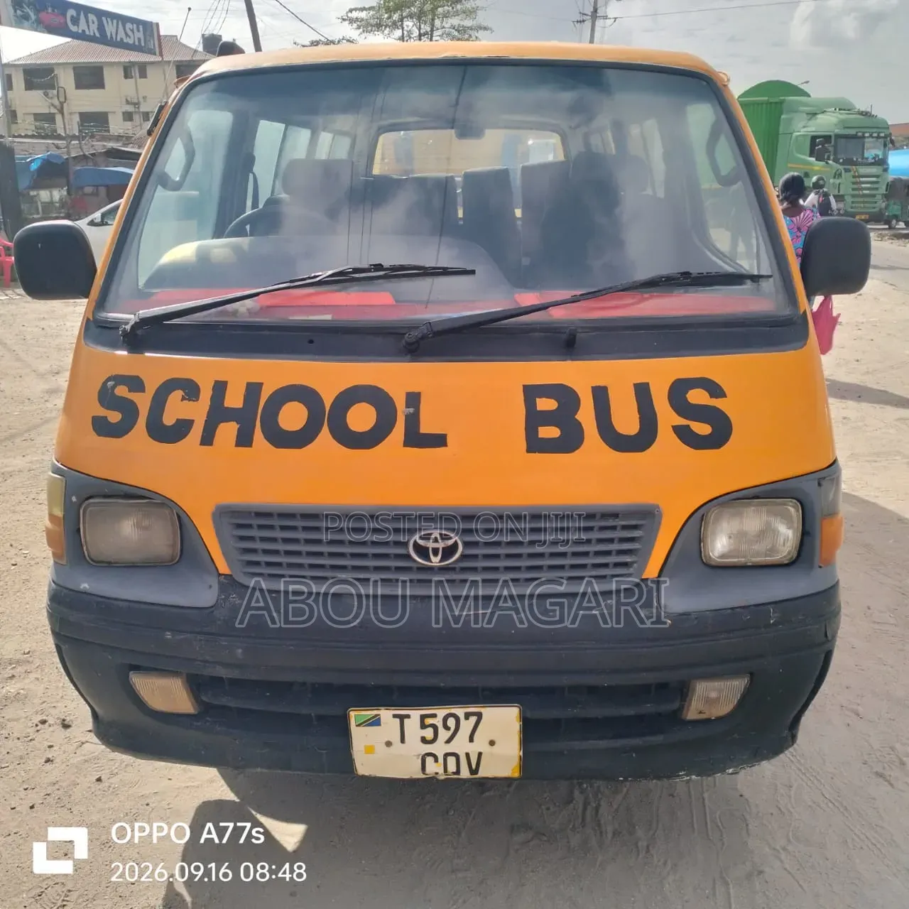 Toyota HiAce 1998 Yellow
