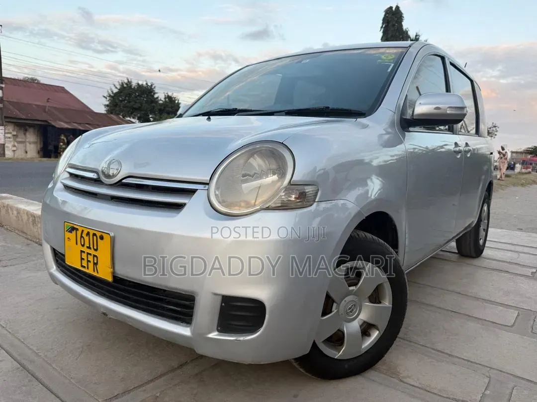 Toyota Sienta 2009
