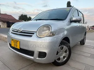 Toyota Sienta 2009