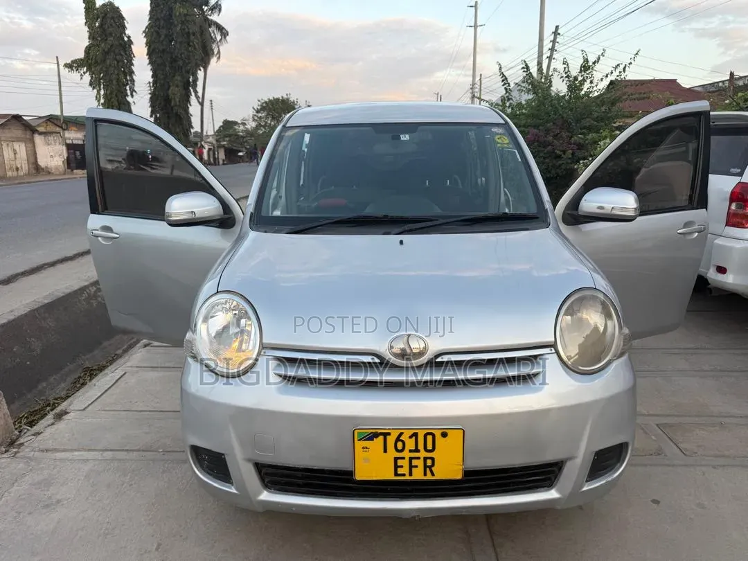 Toyota Sienta 2009