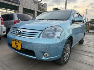 Toyota Raum 2004