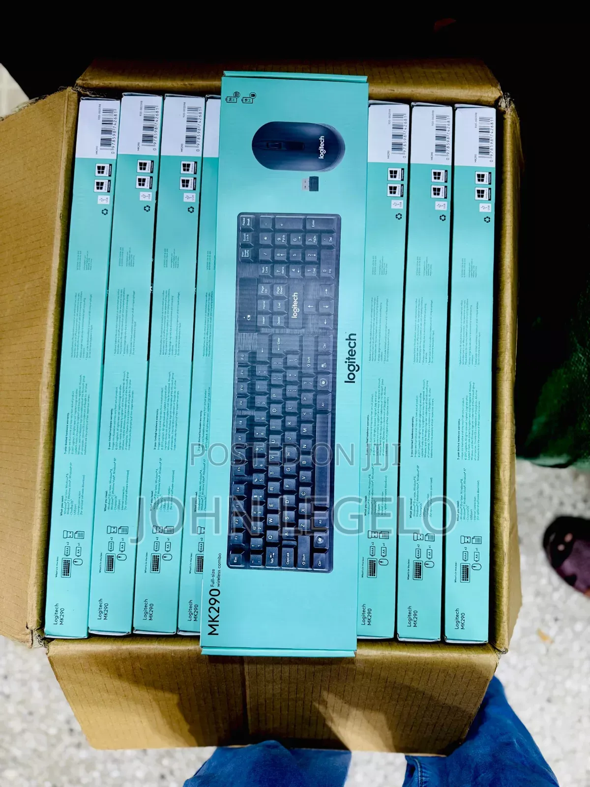 Wireless Keyboard Kubwa Na Mouse Yake
Brand: Logitech 

Model:MK290