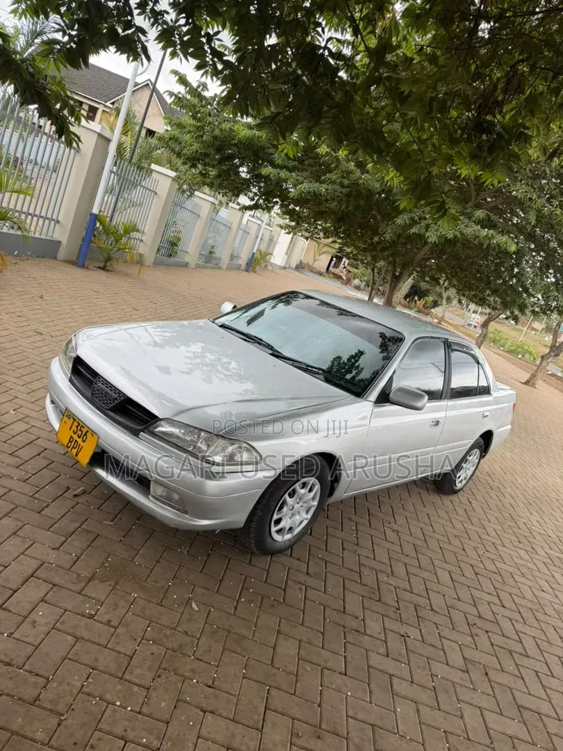 Toyota Carina 2000 Silver