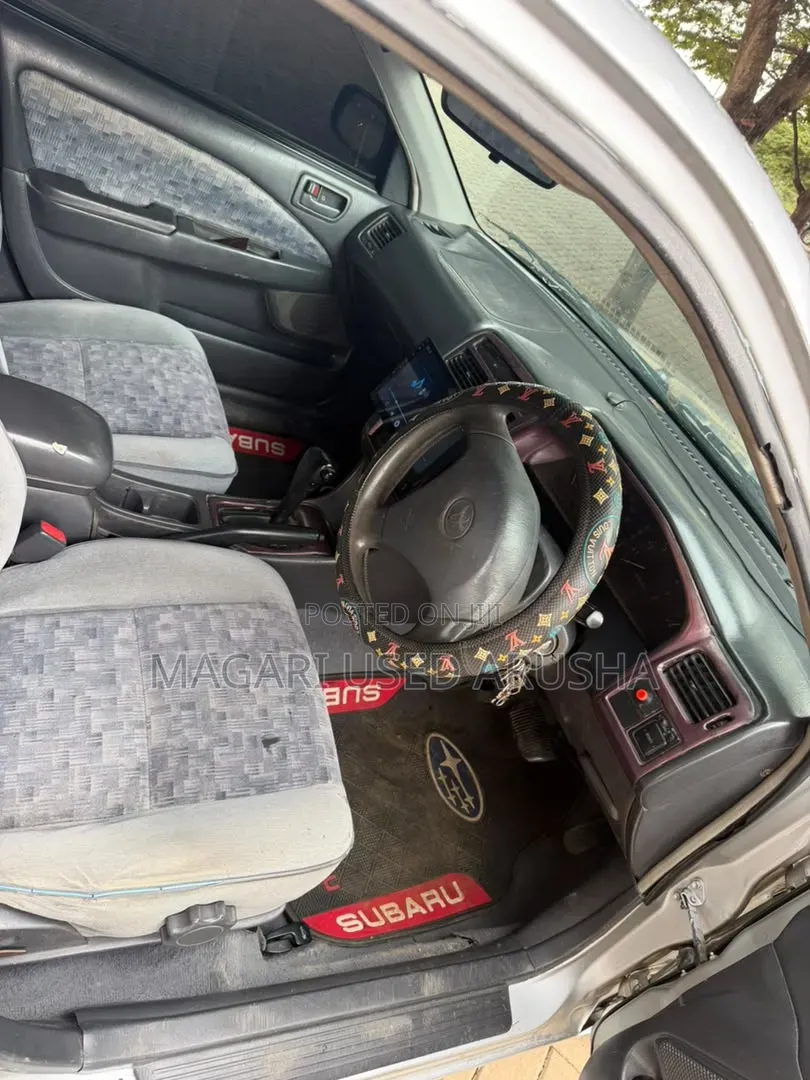 Toyota Carina 2000 Silver