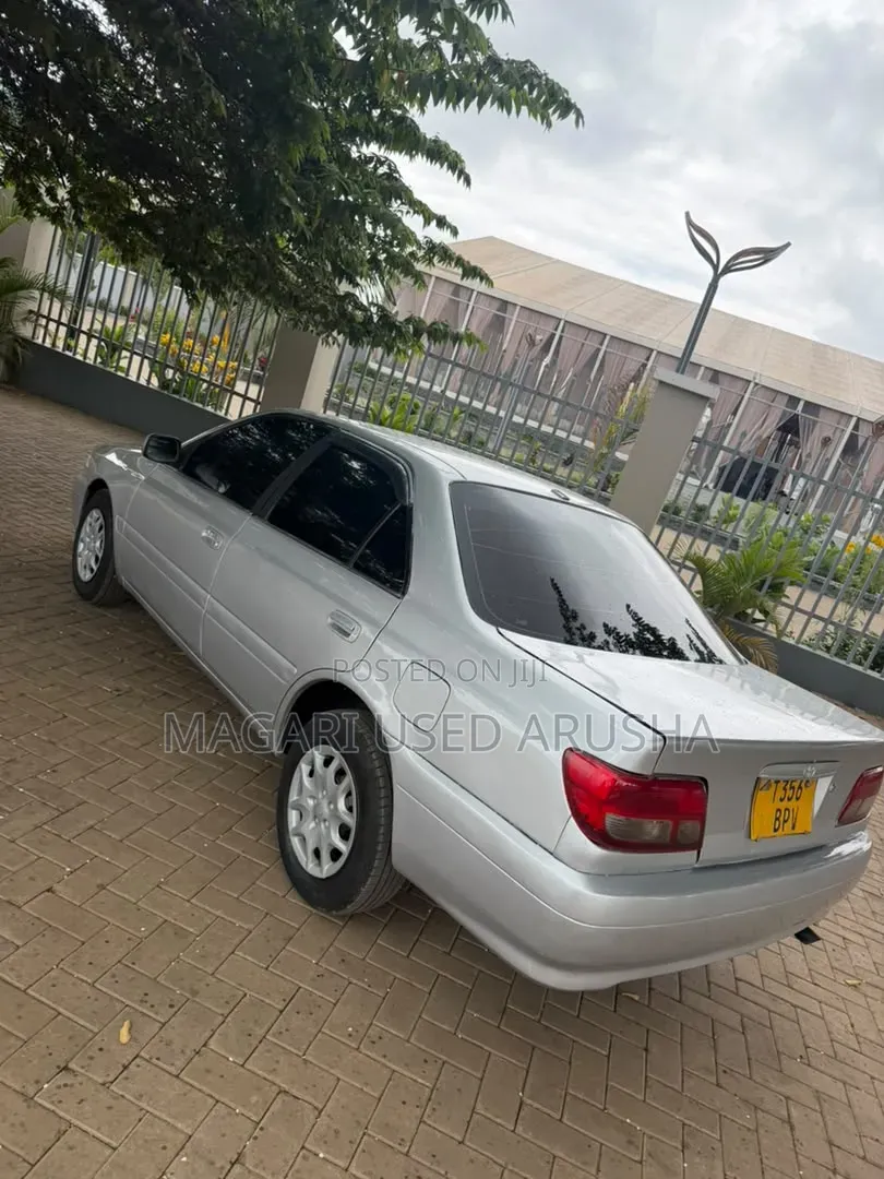 Toyota Carina 2000 Silver