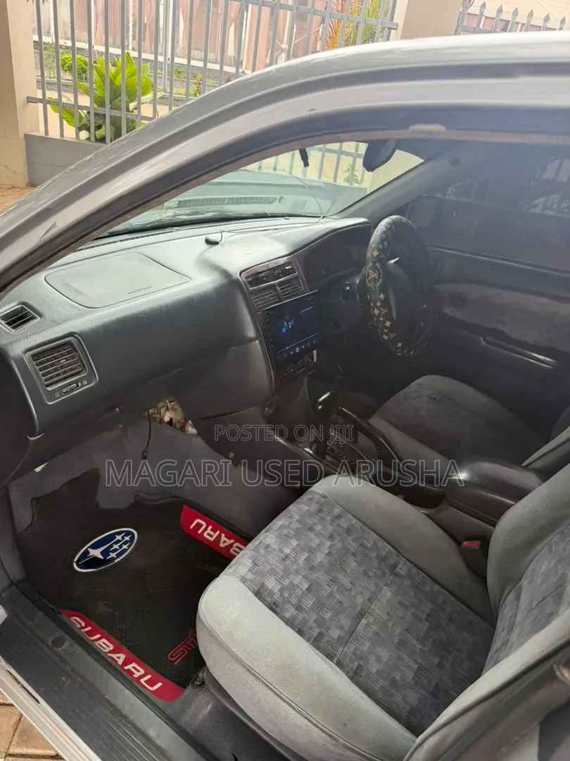 Toyota Carina 2000 Silver