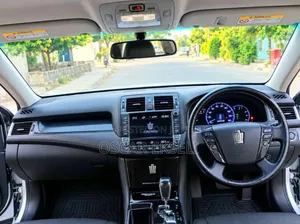 Toyota Crown 2009 Silver