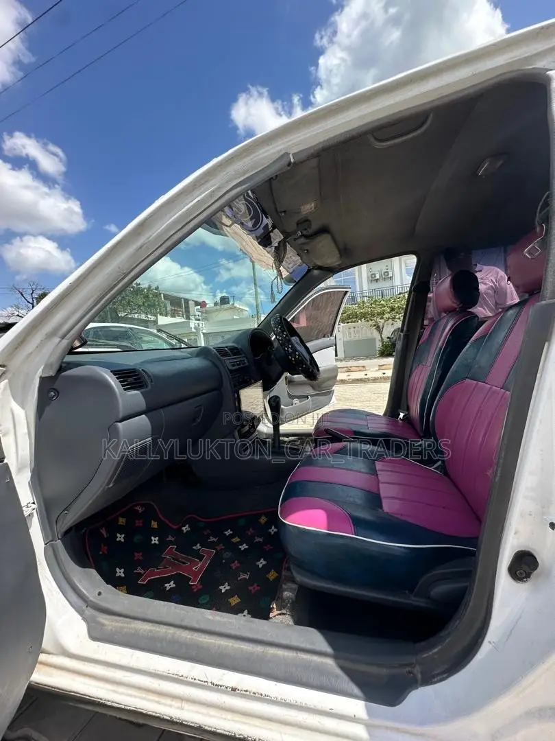 Toyota Starlet 2000 White
