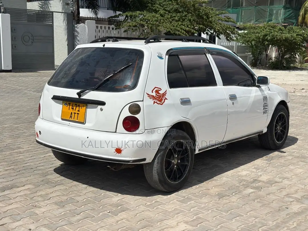 Toyota Starlet 2000 White
