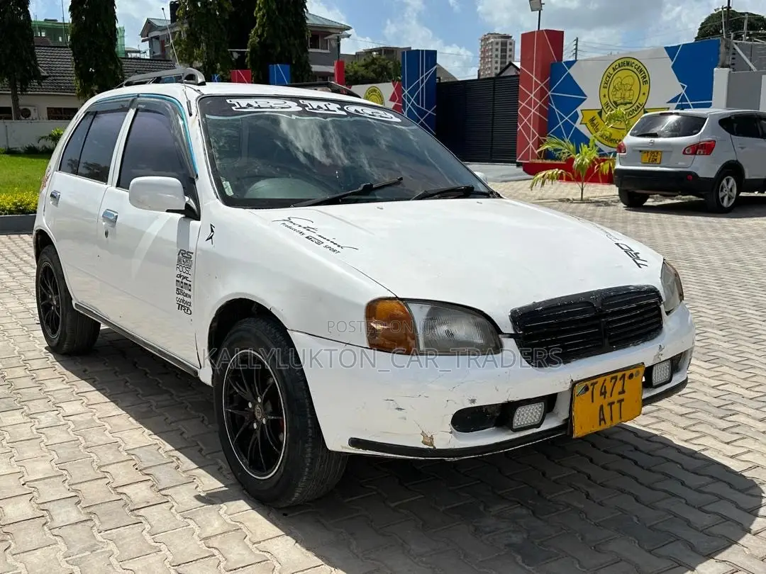 Toyota Starlet 2000 White