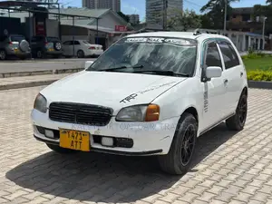 Toyota Starlet 2000 White