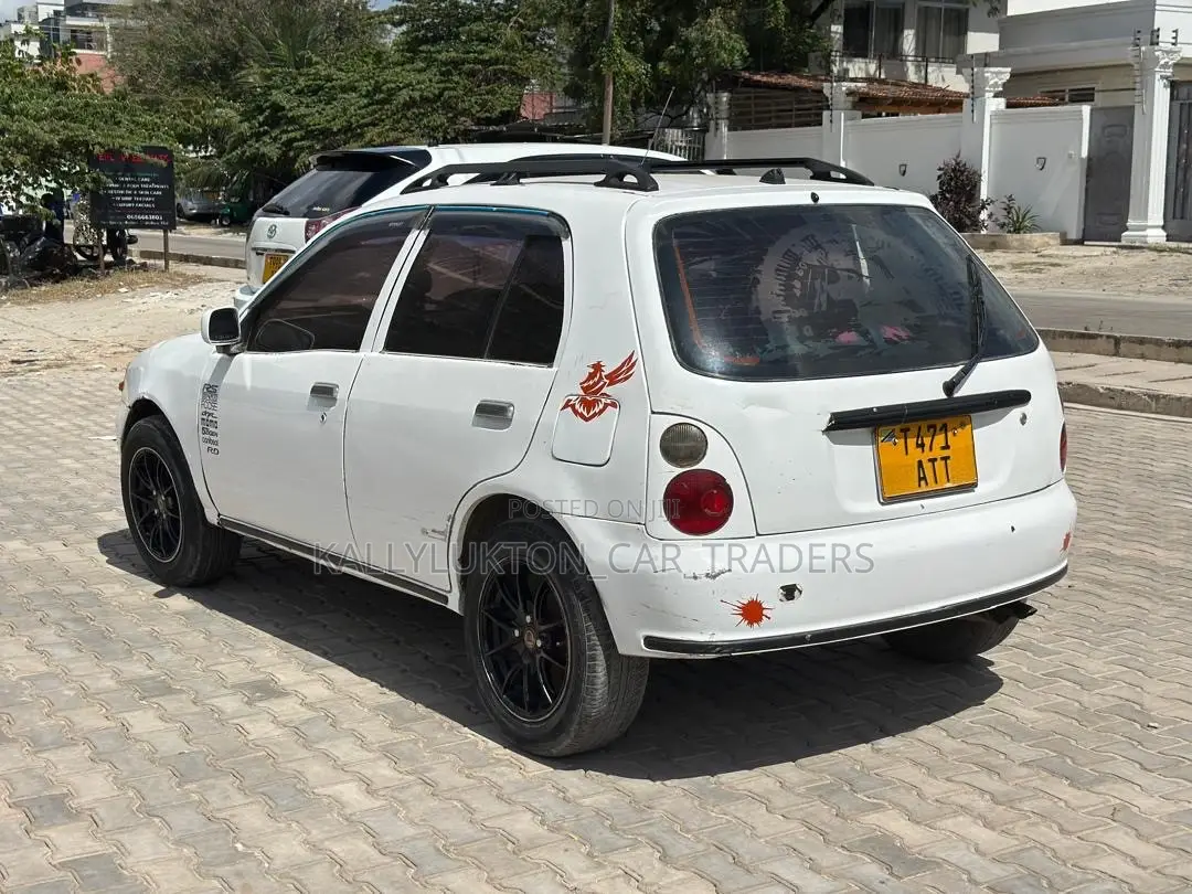 Toyota Starlet 2000 White