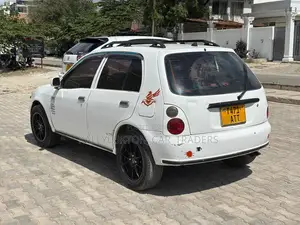 Toyota Starlet 2000 White