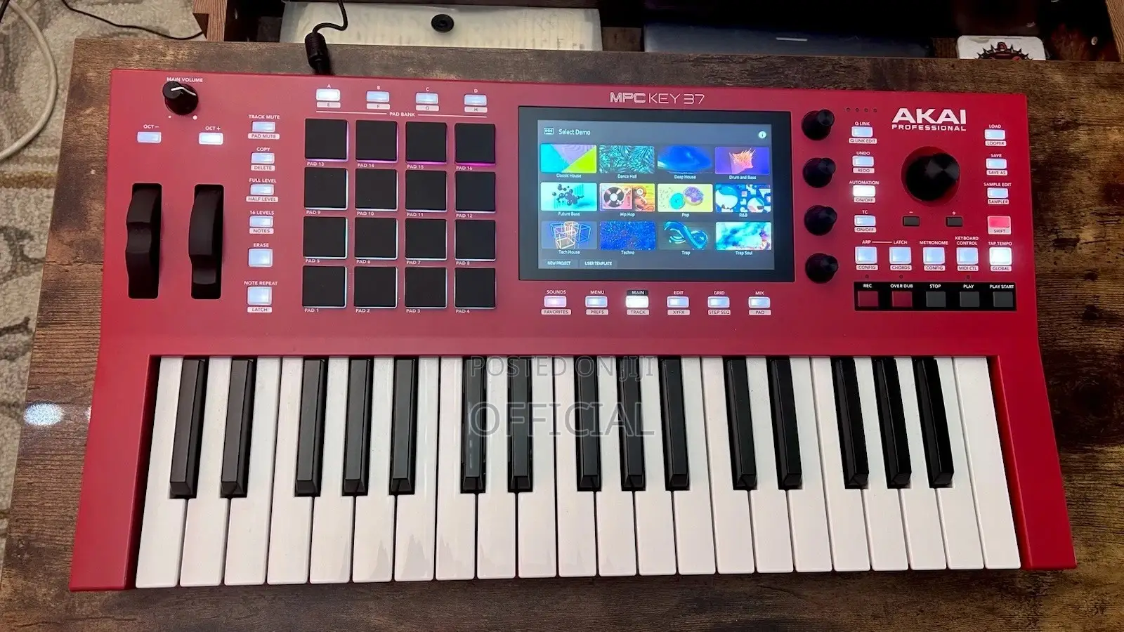 Akai MPC Key 37 Standalone Production Keyboard (Sampler + Synth)